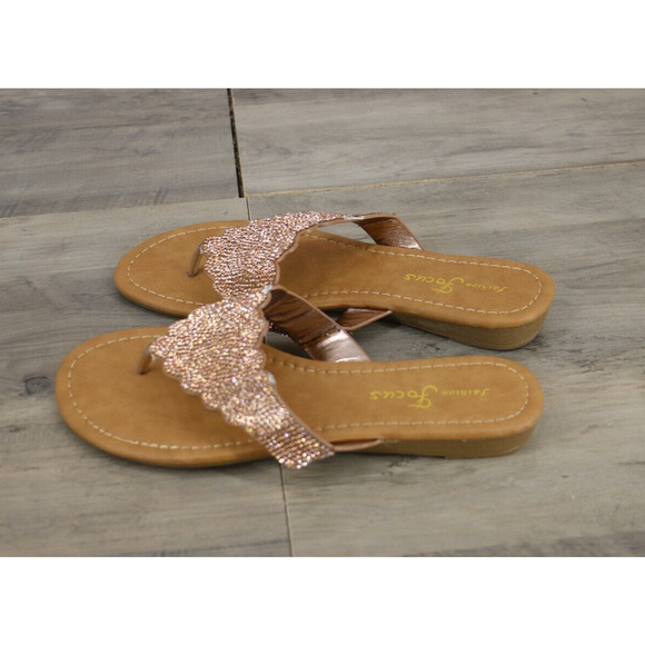 Fashion Focus Womens Size 6-10 Slip On Sandals Thongs Rose Gold Studs Bling - Picture 3 of 6